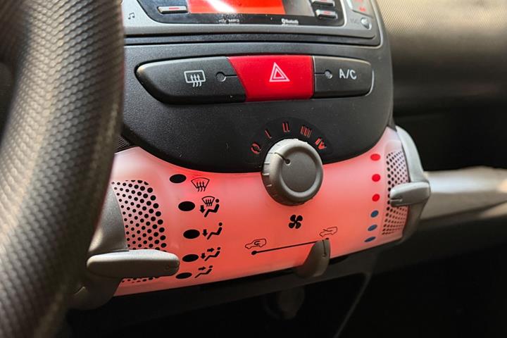 Hvid Toyota Aygo fra 2012