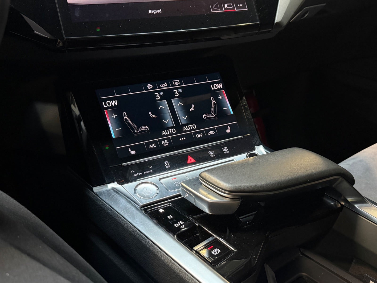 Blå Audi e-tron fra 2019