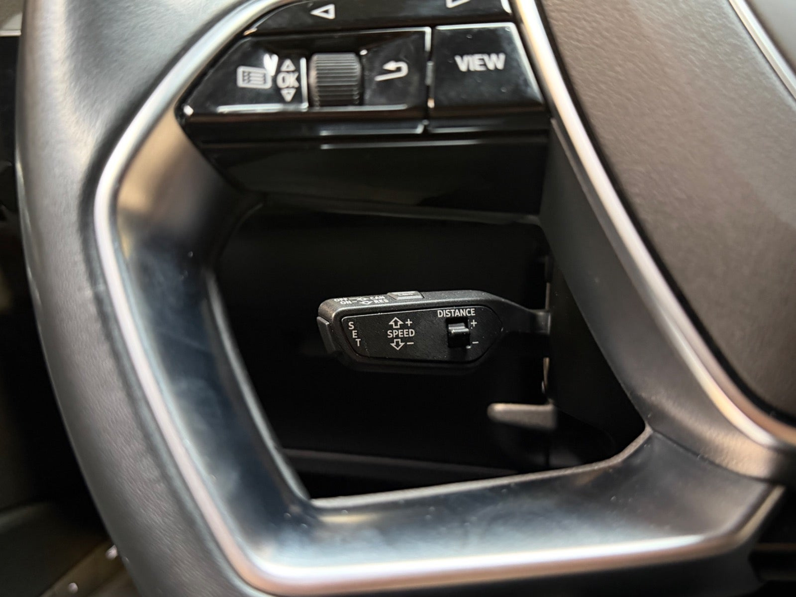 Blå Audi e-tron fra 2019