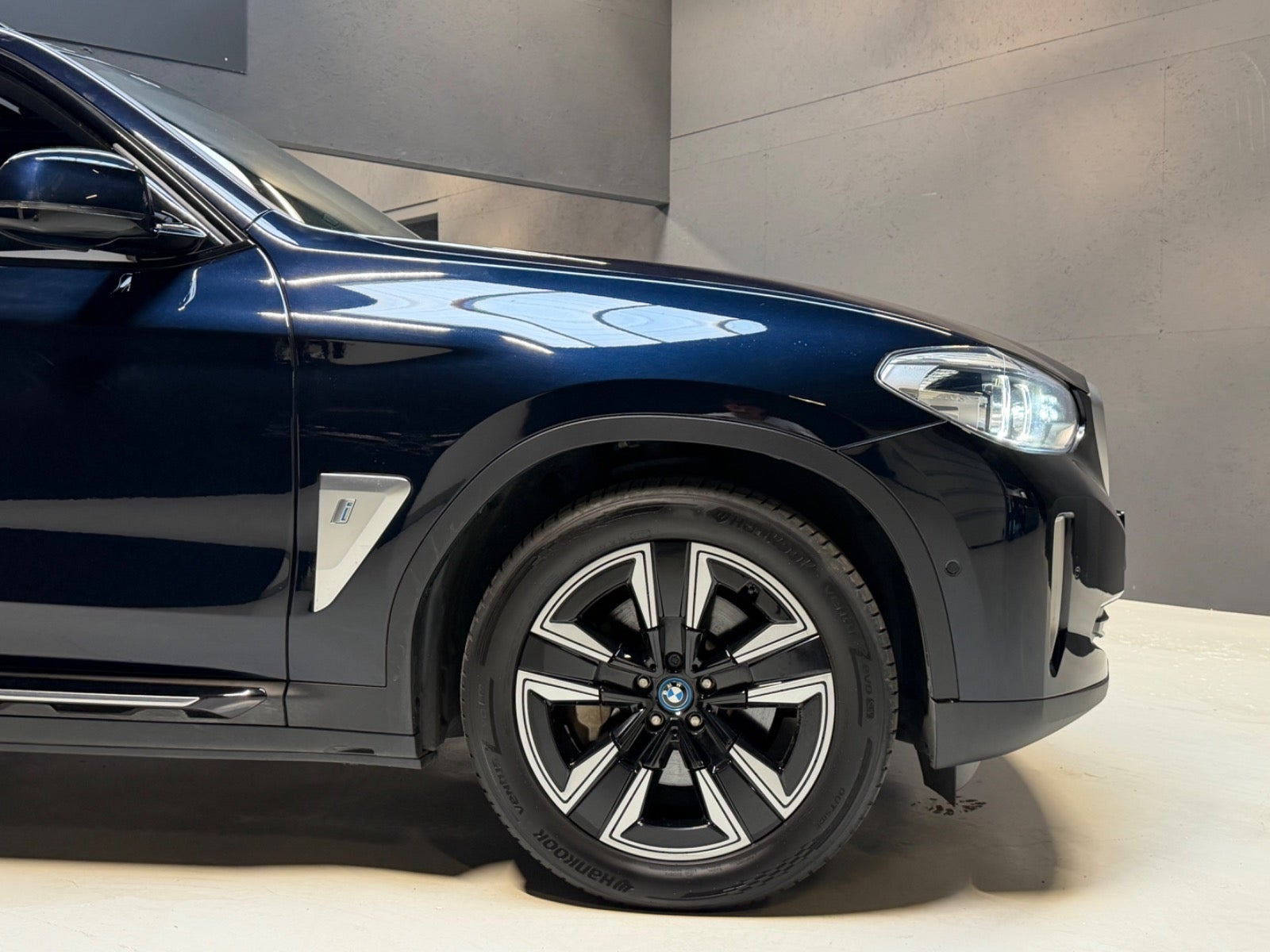 Sort BMW iX3 fra 2021