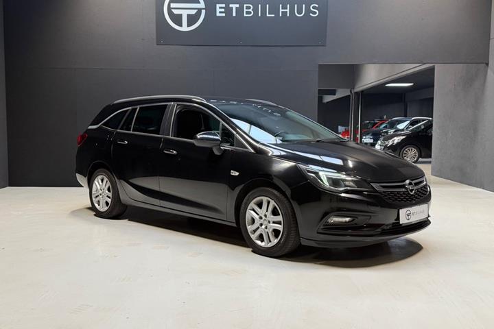 Sort Opel Astra fra 2018