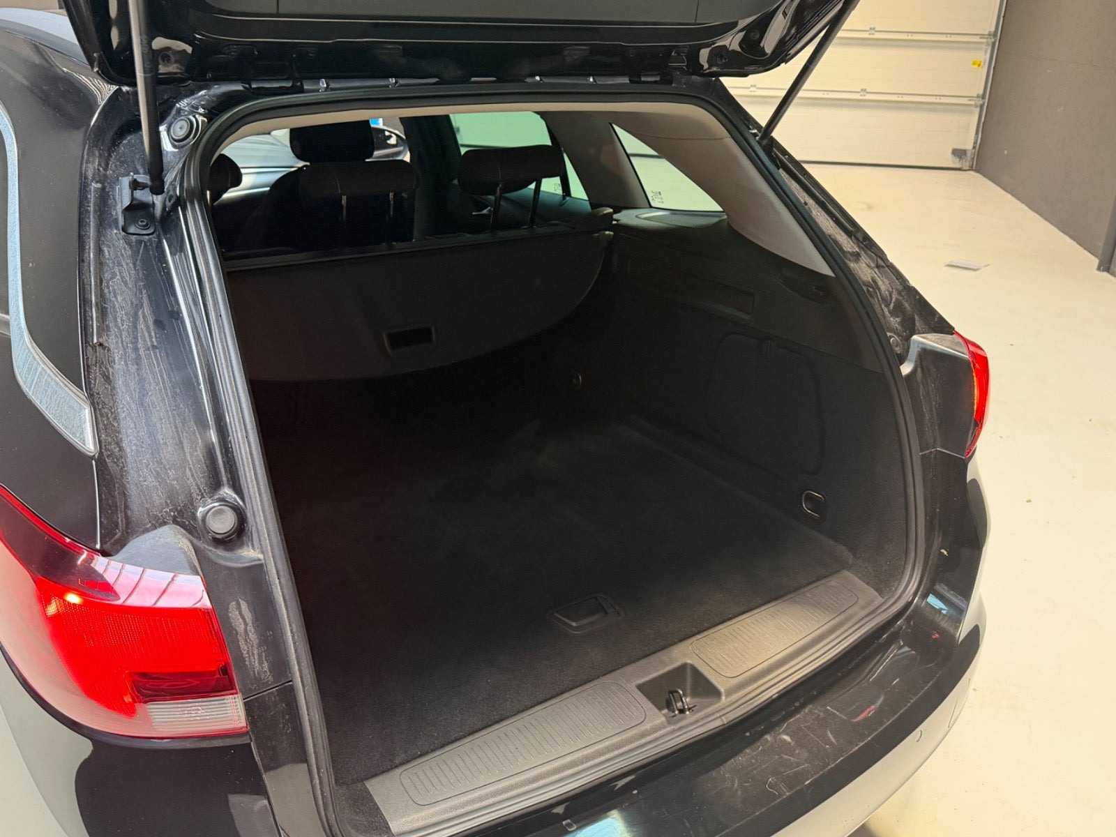 Sort Opel Astra fra 2018