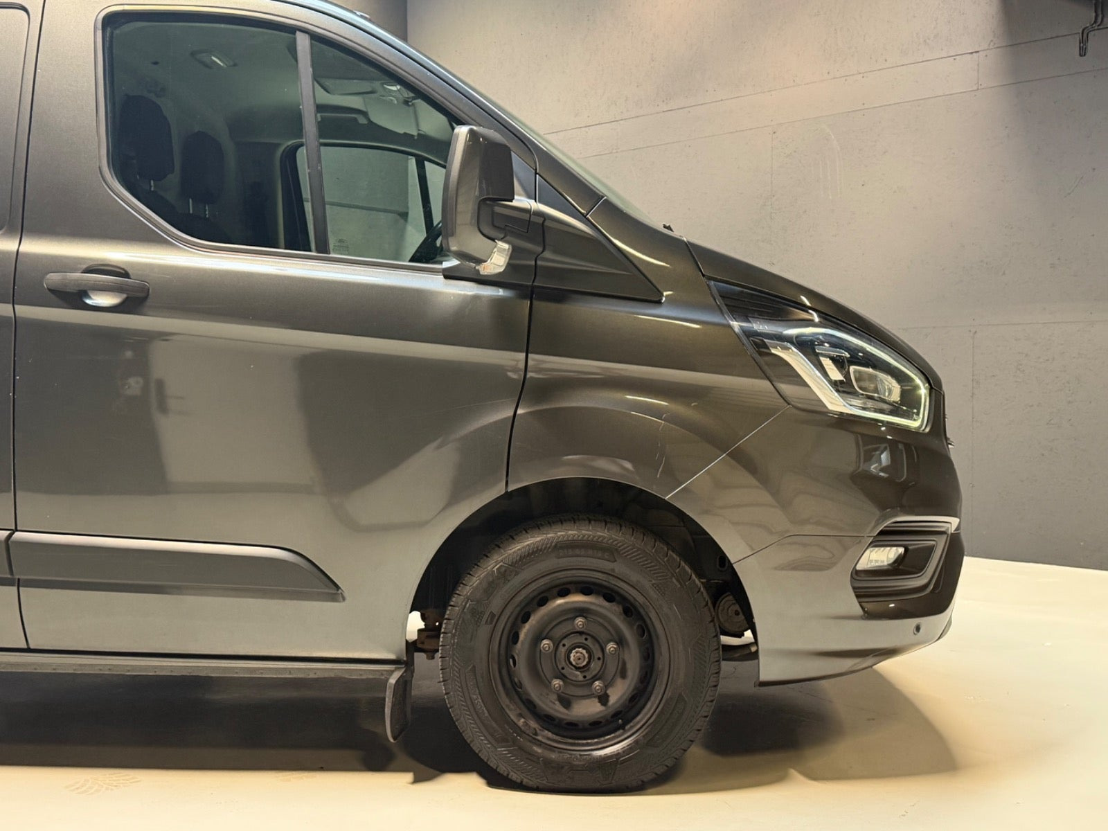 Grå Ford Transit Custom 280 L1 fra 2018