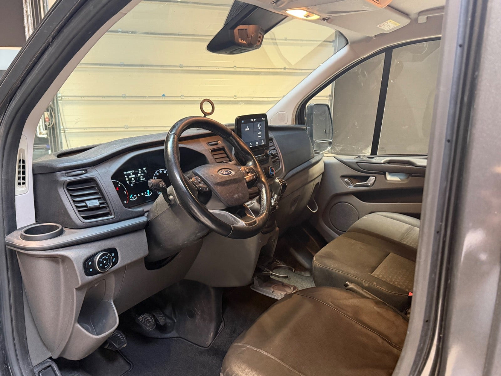 Grå Ford Transit Custom 280 L1 fra 2018