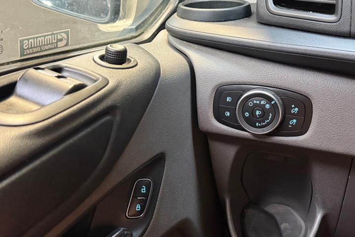 Grå Ford Transit Custom 280 L1 fra 2018