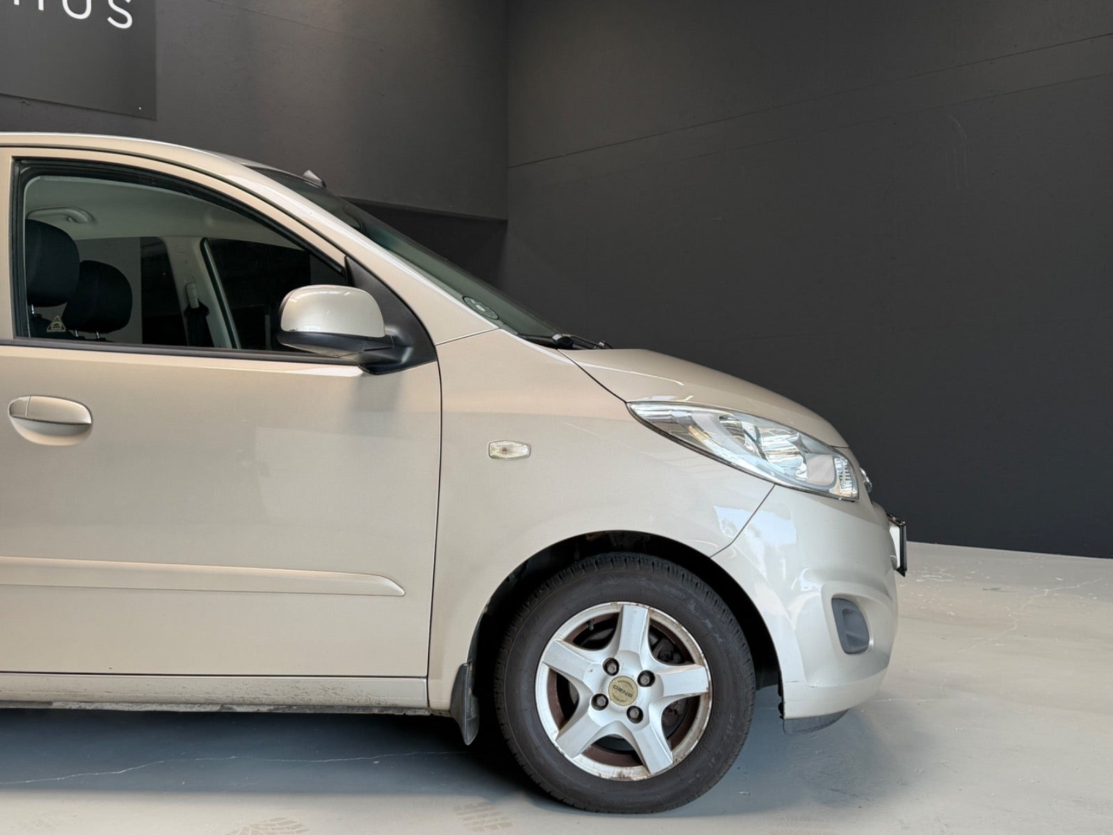 Orange Hyundai i10 fra 2011