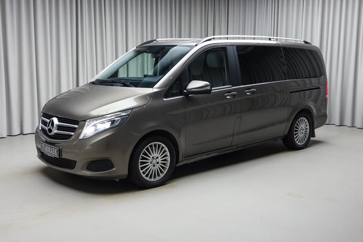Grå Mercedes V220 d fra 2014