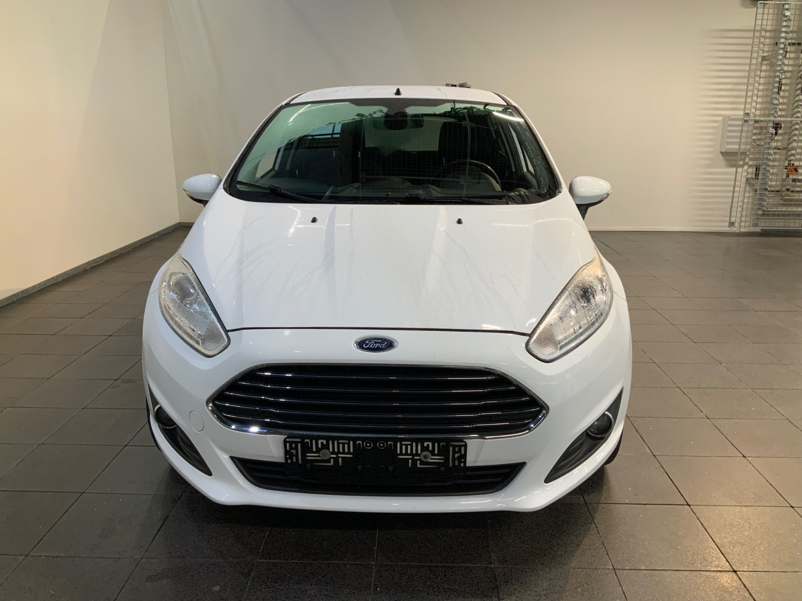 Hvid Ford Fiesta fra 2015