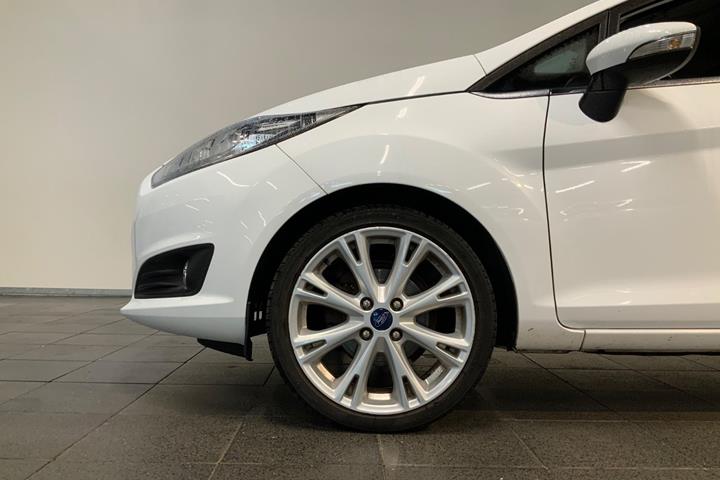 Hvid Ford Fiesta fra 2015