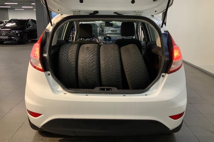 Hvid Ford Fiesta fra 2015