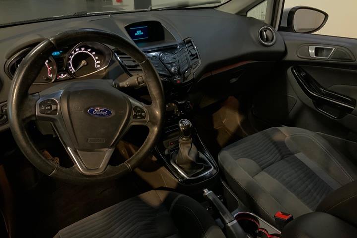 Hvid Ford Fiesta fra 2015