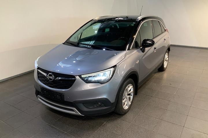 Grå Opel Crossland X fra 2020 set udefra