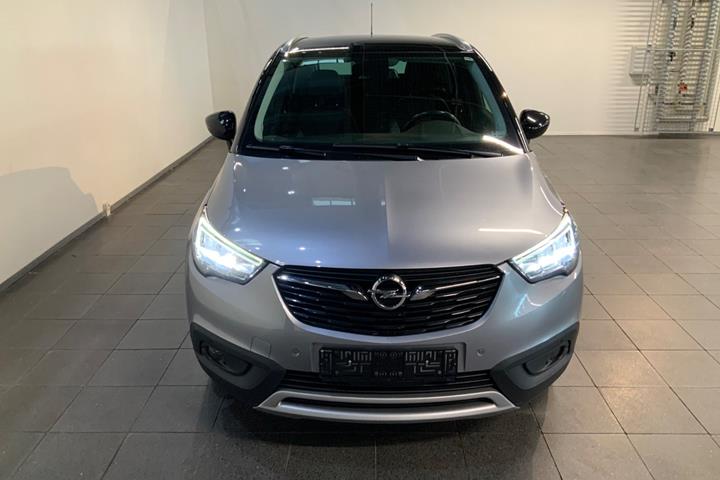 Grå Opel Crossland X fra 2020