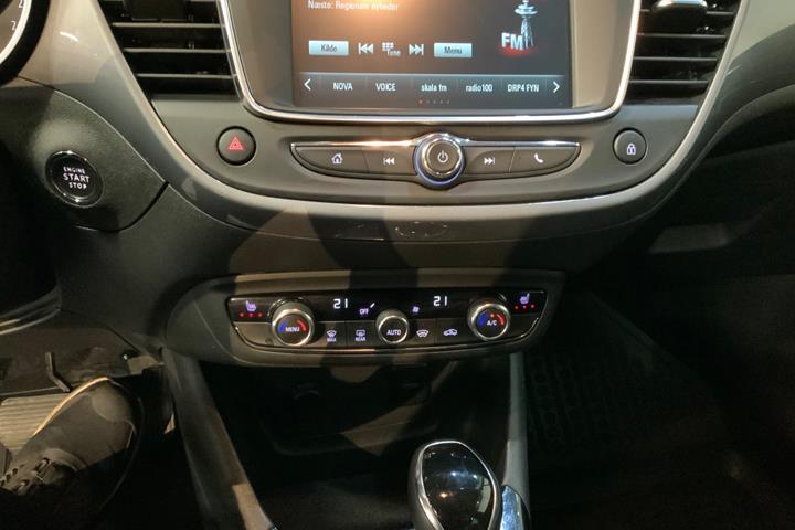 Grå Opel Crossland X fra 2020