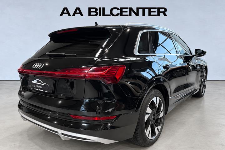Sort Audi e-tron fra 2023