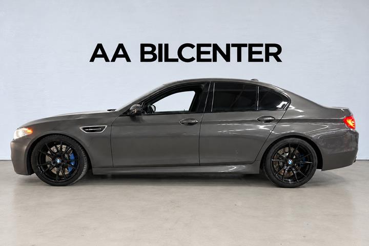 Brun BMW M5 fra 2012
