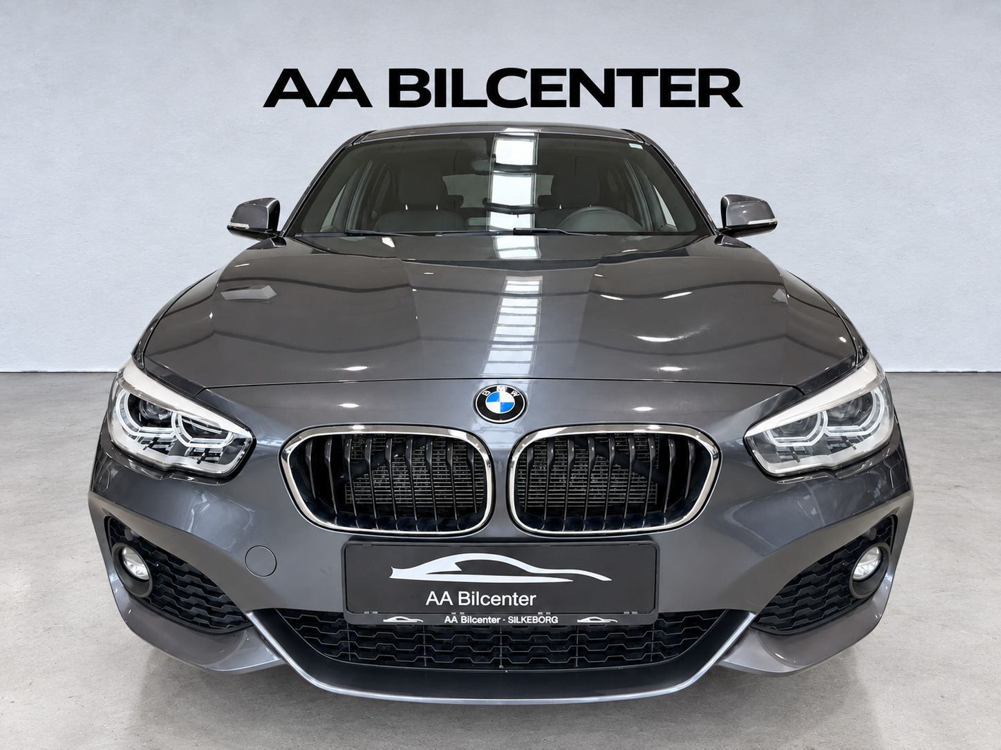 Sort BMW 118d fra 2019