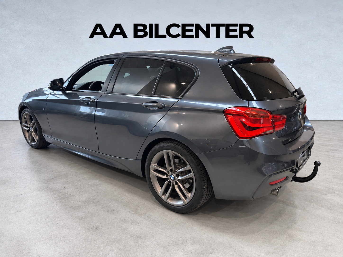 Sort BMW 118d fra 2019