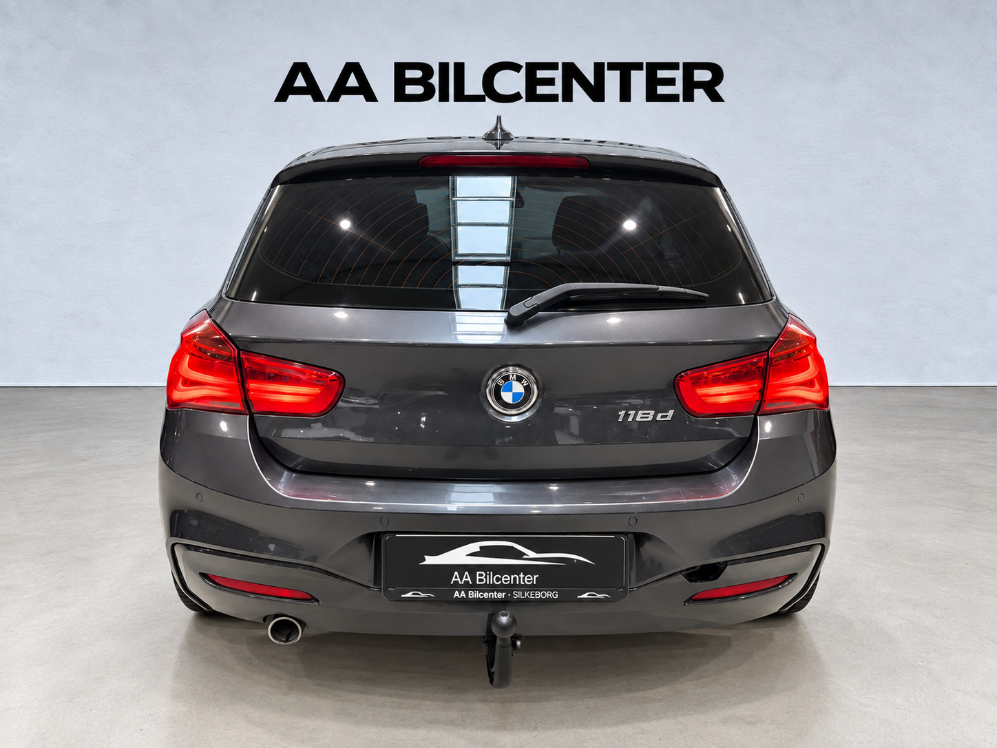 Sort BMW 118d fra 2019