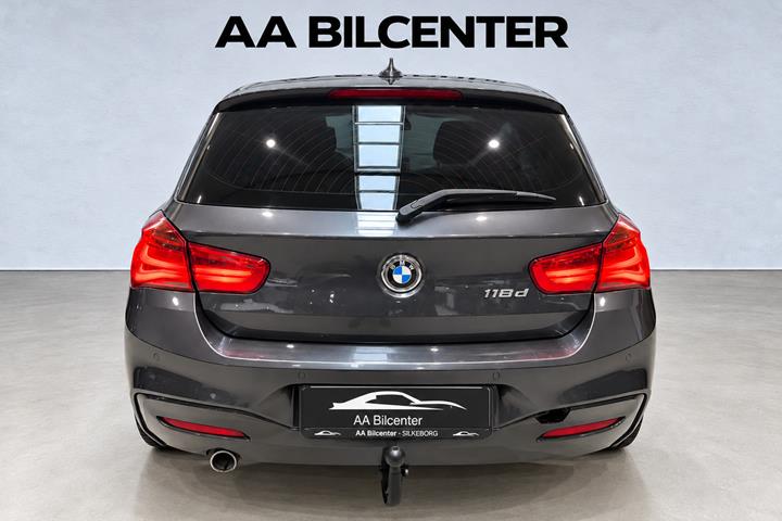 Sort BMW 118d fra 2019