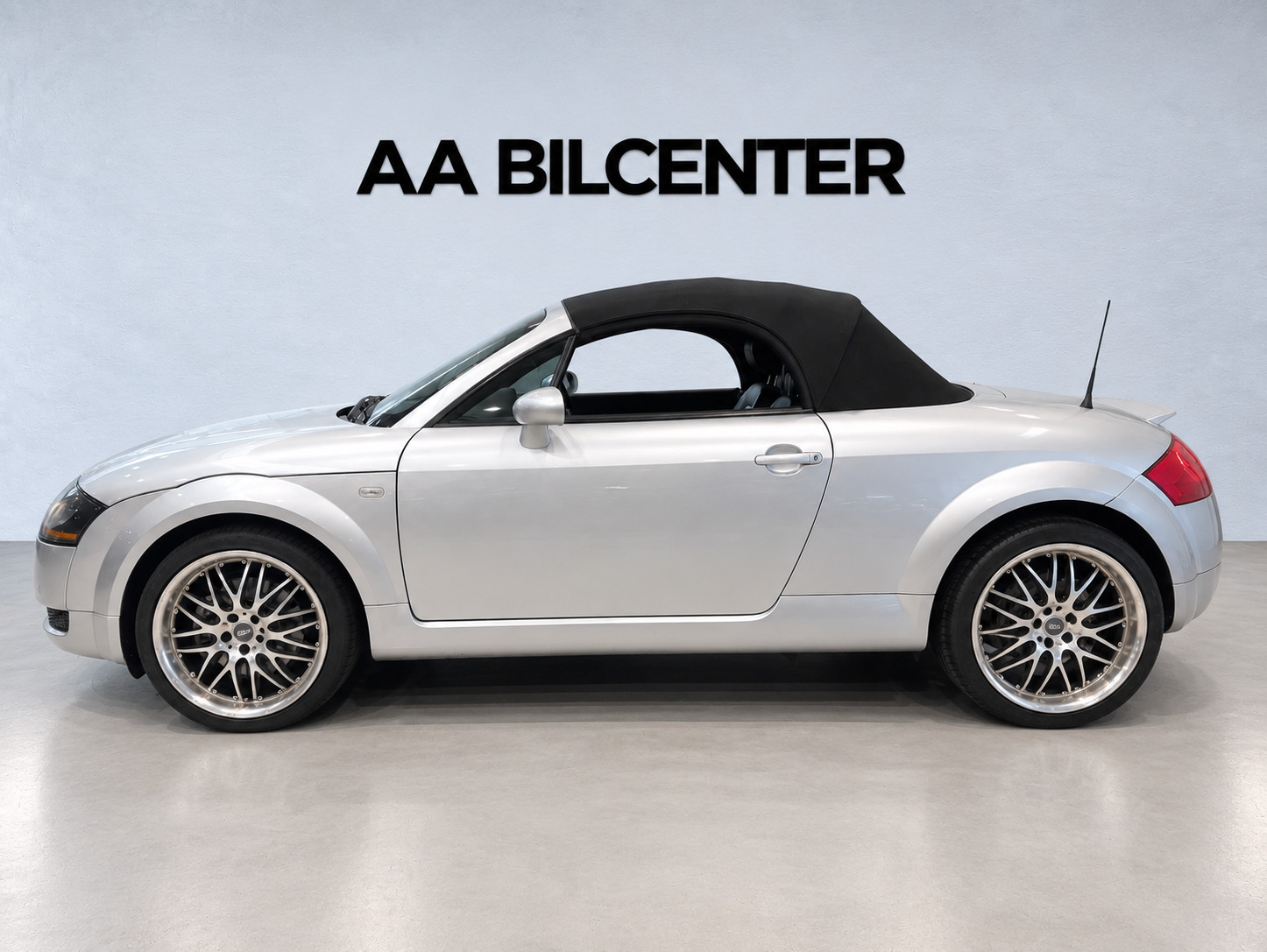 Sølv Audi TT fra 2001
