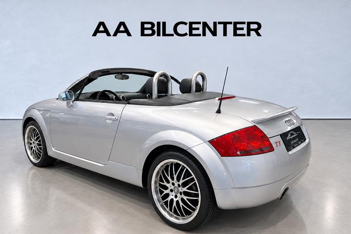 Sølv Audi TT fra 2001