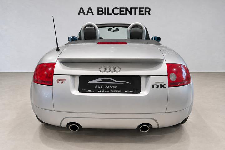 Sølv Audi TT fra 2001