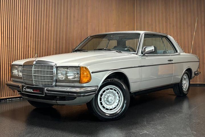 undefined Mercedes 230 CE fra 1982