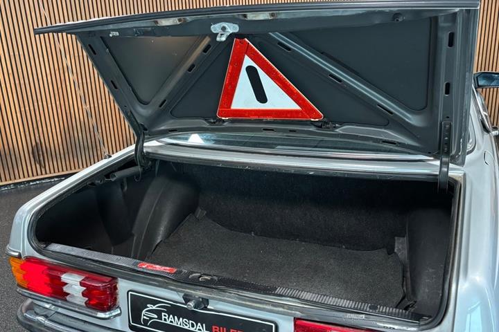 undefined Mercedes 230 CE fra 1982