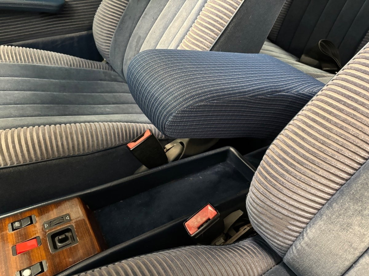 undefined Mercedes 230 CE fra 1982