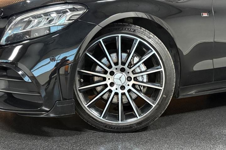 Sort Mercedes C200 fra 2020