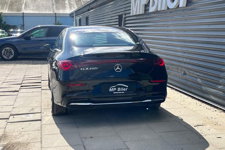 Sort Mercedes CLA250+ fra 2026