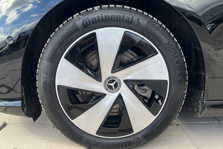 Sort Mercedes CLA250+ fra 2026