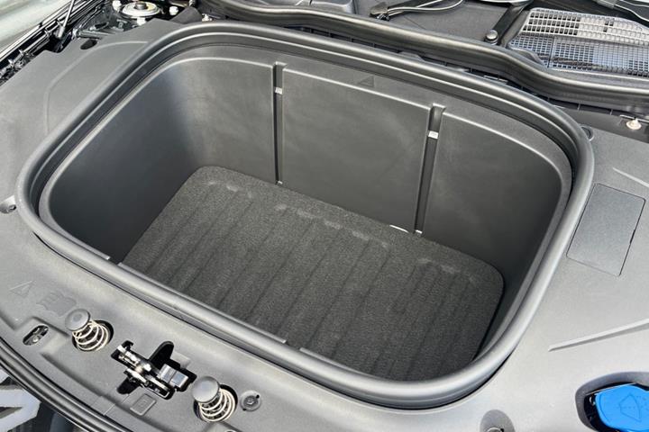 Sort Mercedes CLA250+ fra 2026