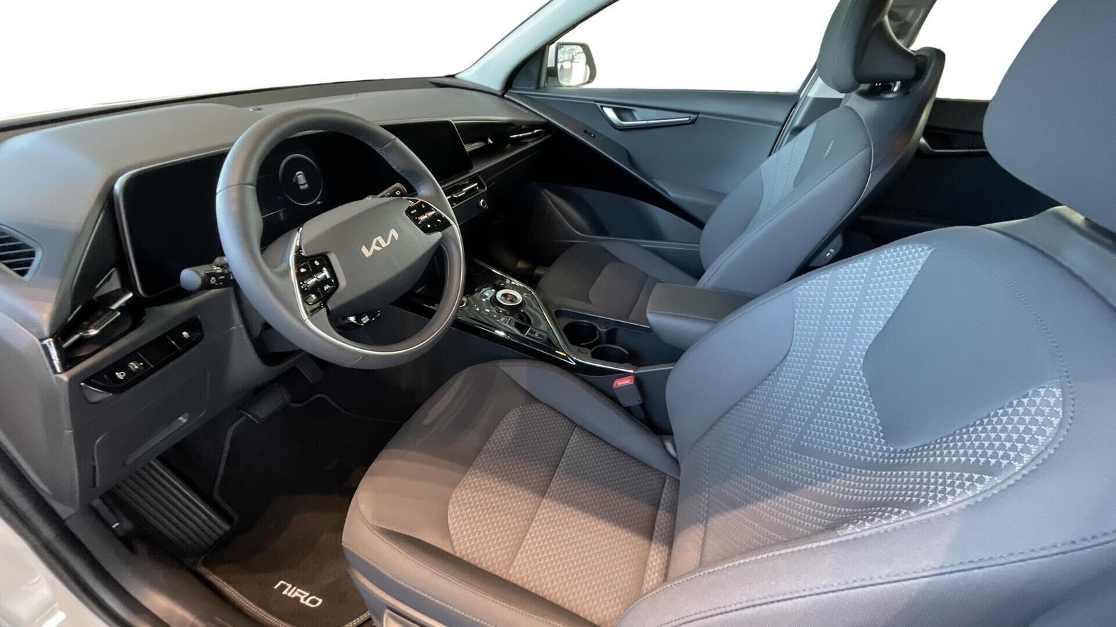 Hvid Kia Niro fra 2026