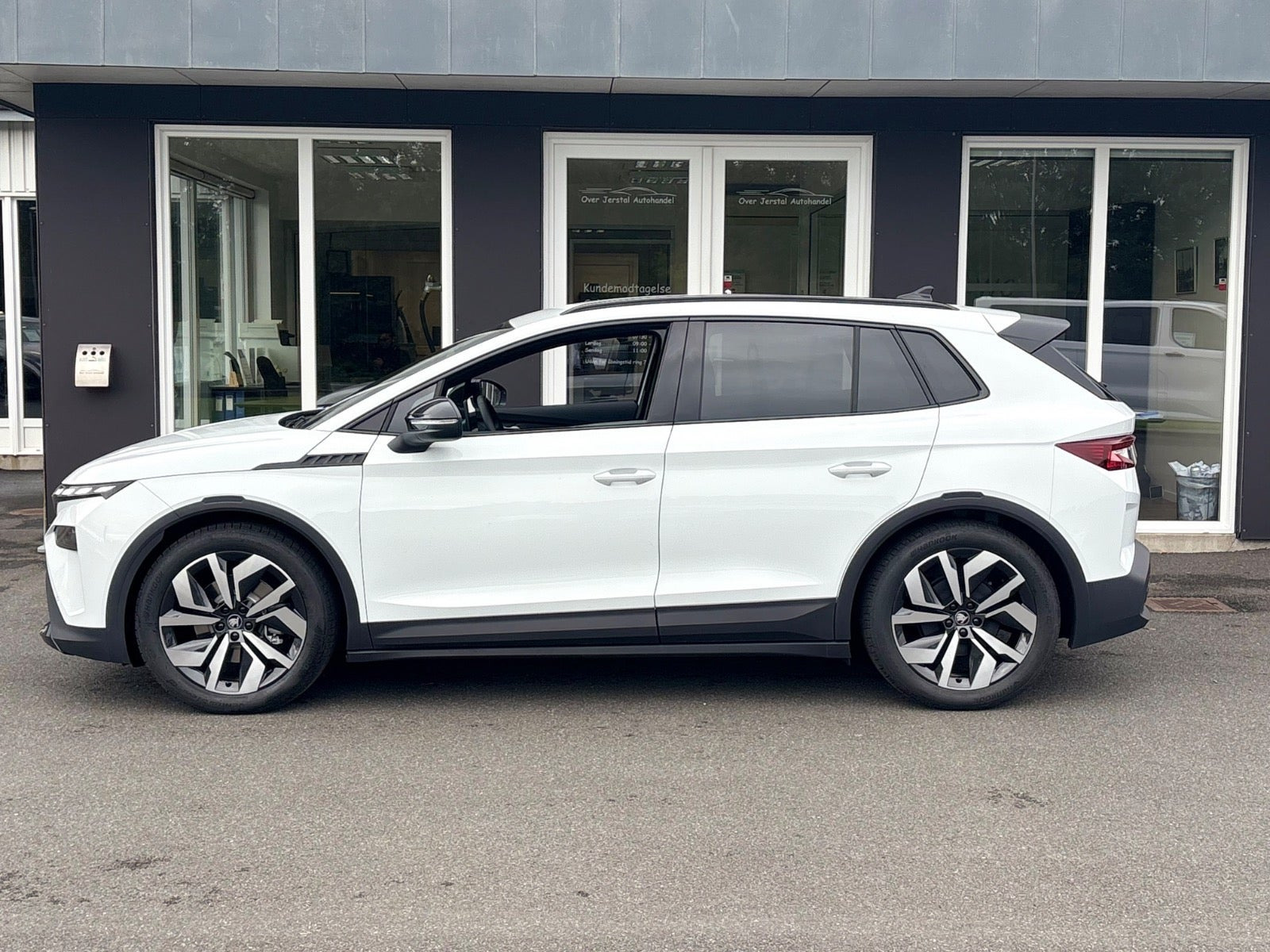 Hvid Skoda Elroq fra 2026