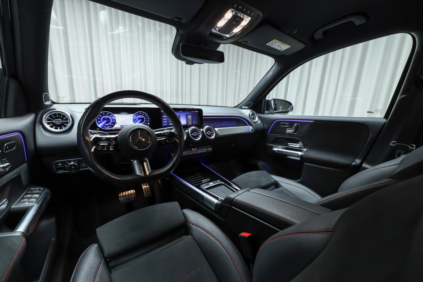 Sort Mercedes EQB250+ fra 2024