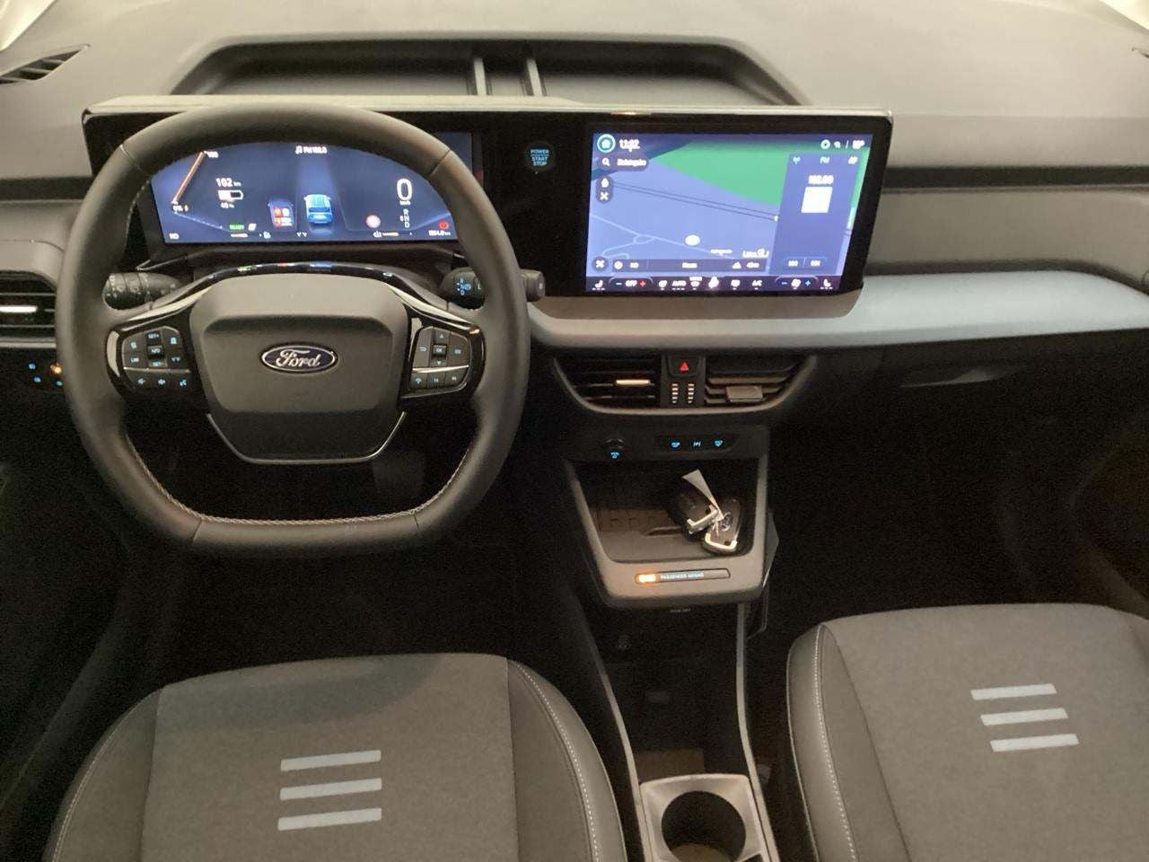 Grå Ford E-Tourneo Custom 340 L1 fra 2026