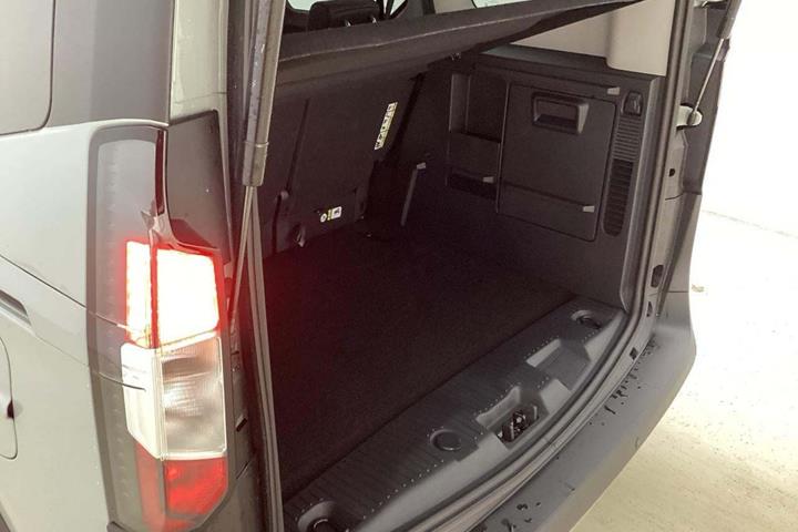 Grå Ford E-Tourneo Custom 340 L1 fra 2026