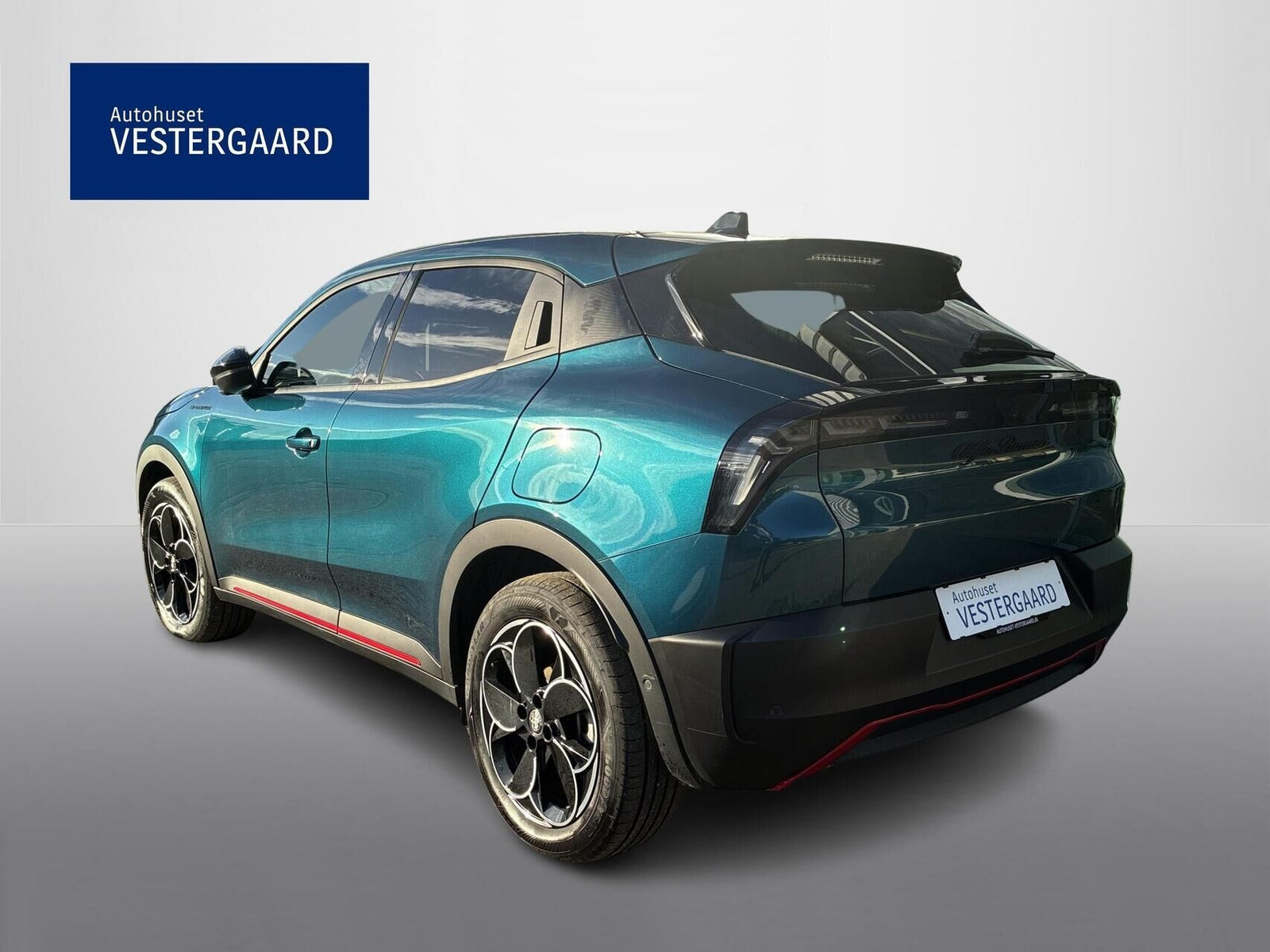 Blå Alfa Romeo Junior fra 2024