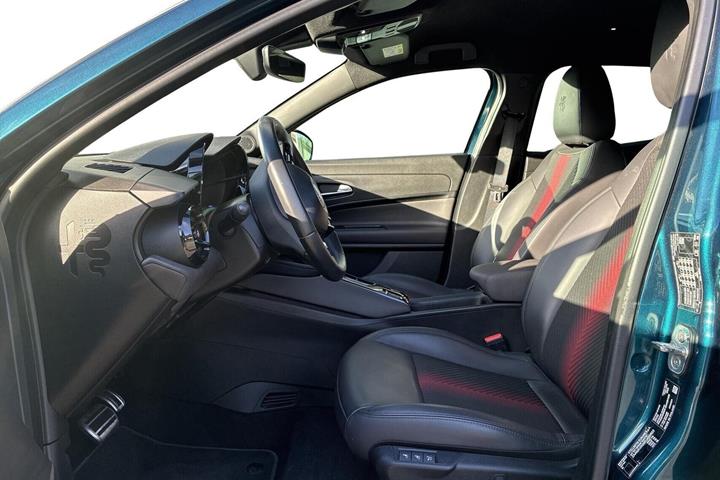 Blå Alfa Romeo Junior fra 2024