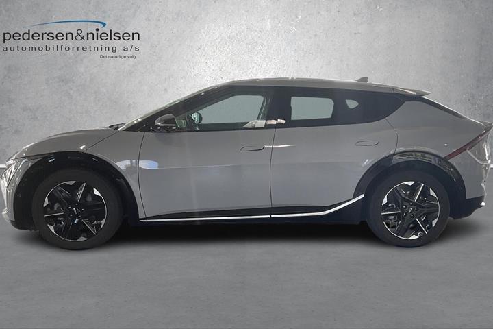 Grå Kia EV6 fra 2025