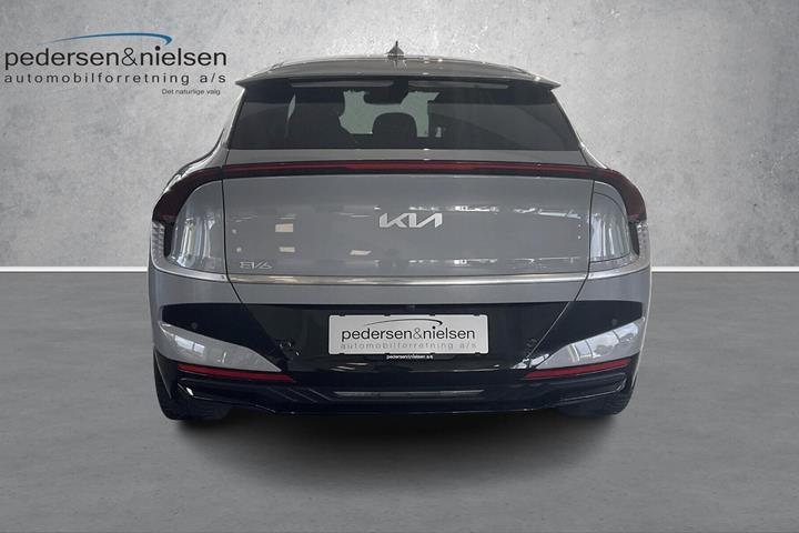 Grå Kia EV6 fra 2025