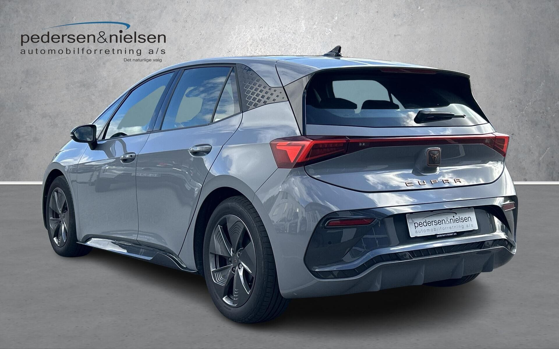 Grå Cupra Born fra 2024