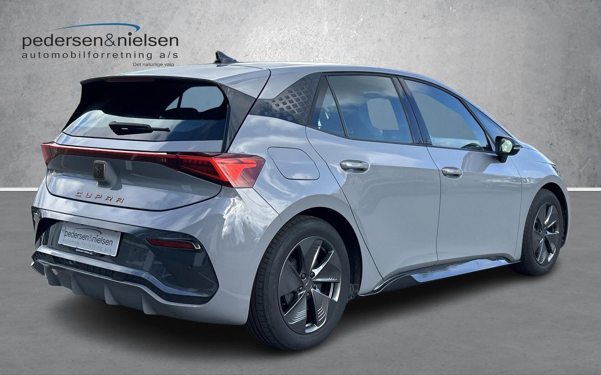 Grå Cupra Born fra 2024