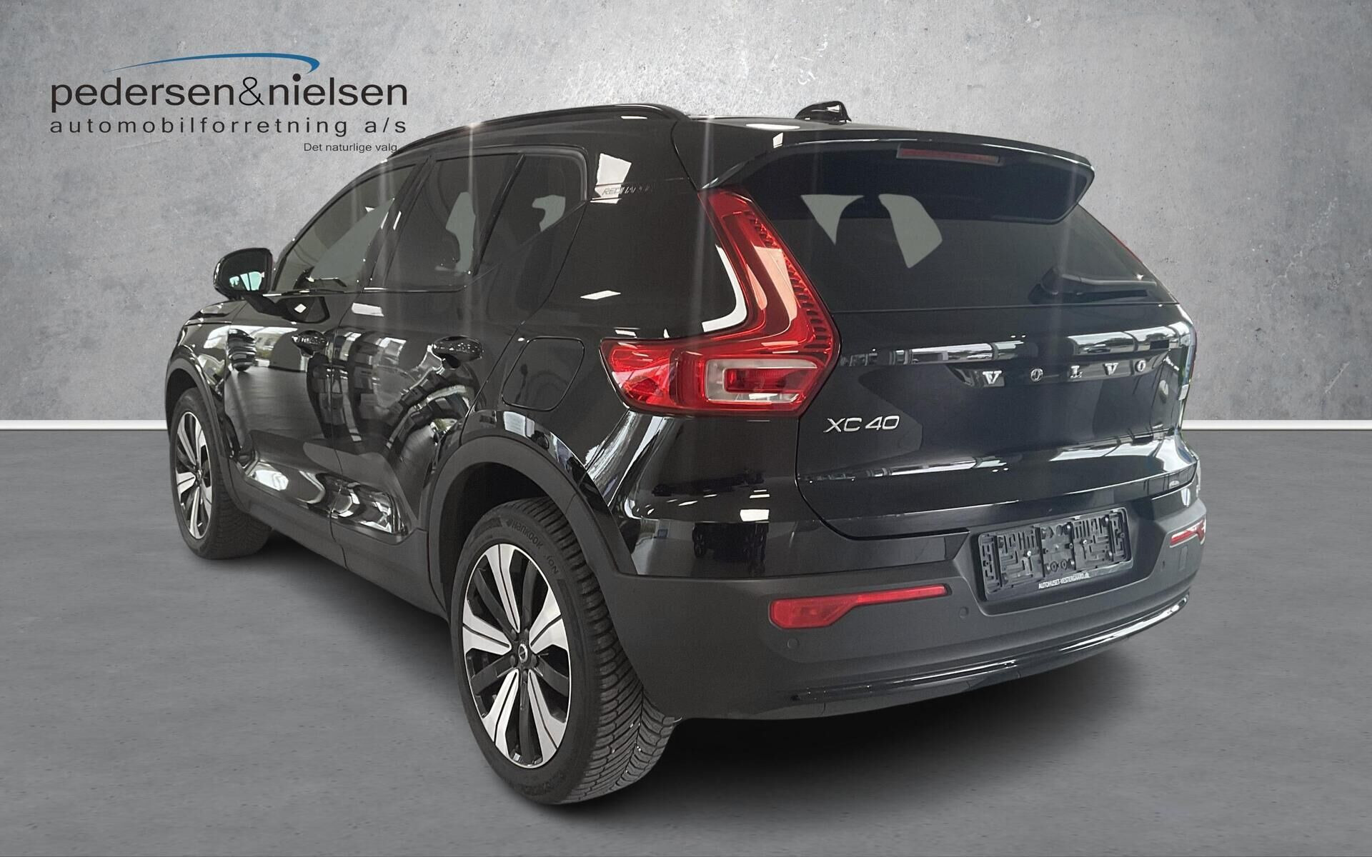 Sort Volvo XC40 fra 2023