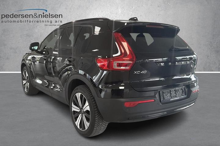 Sort Volvo XC40 fra 2023