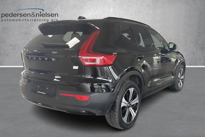 Sort Volvo XC40 fra 2023