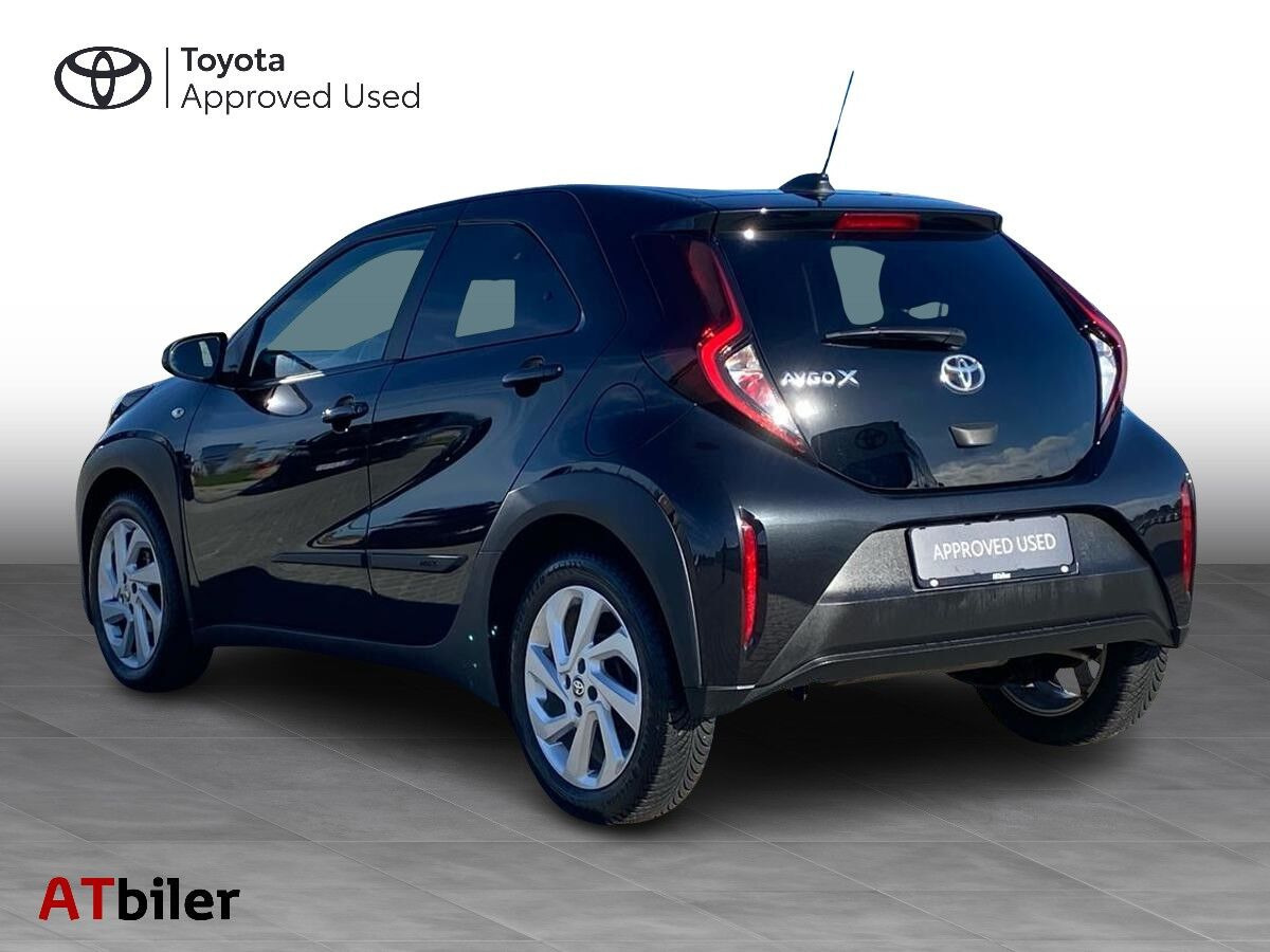Sort Toyota Aygo X fra 2024