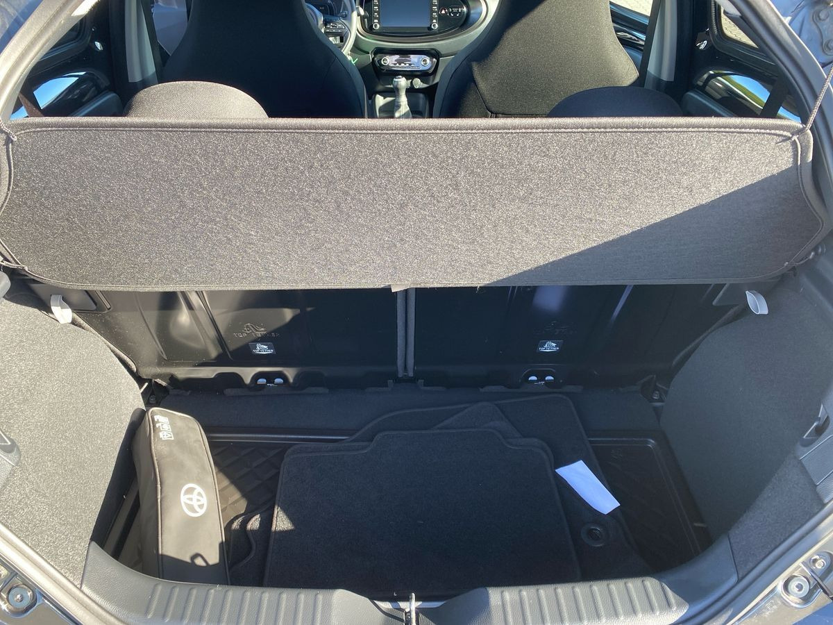 Sort Toyota Aygo X fra 2024